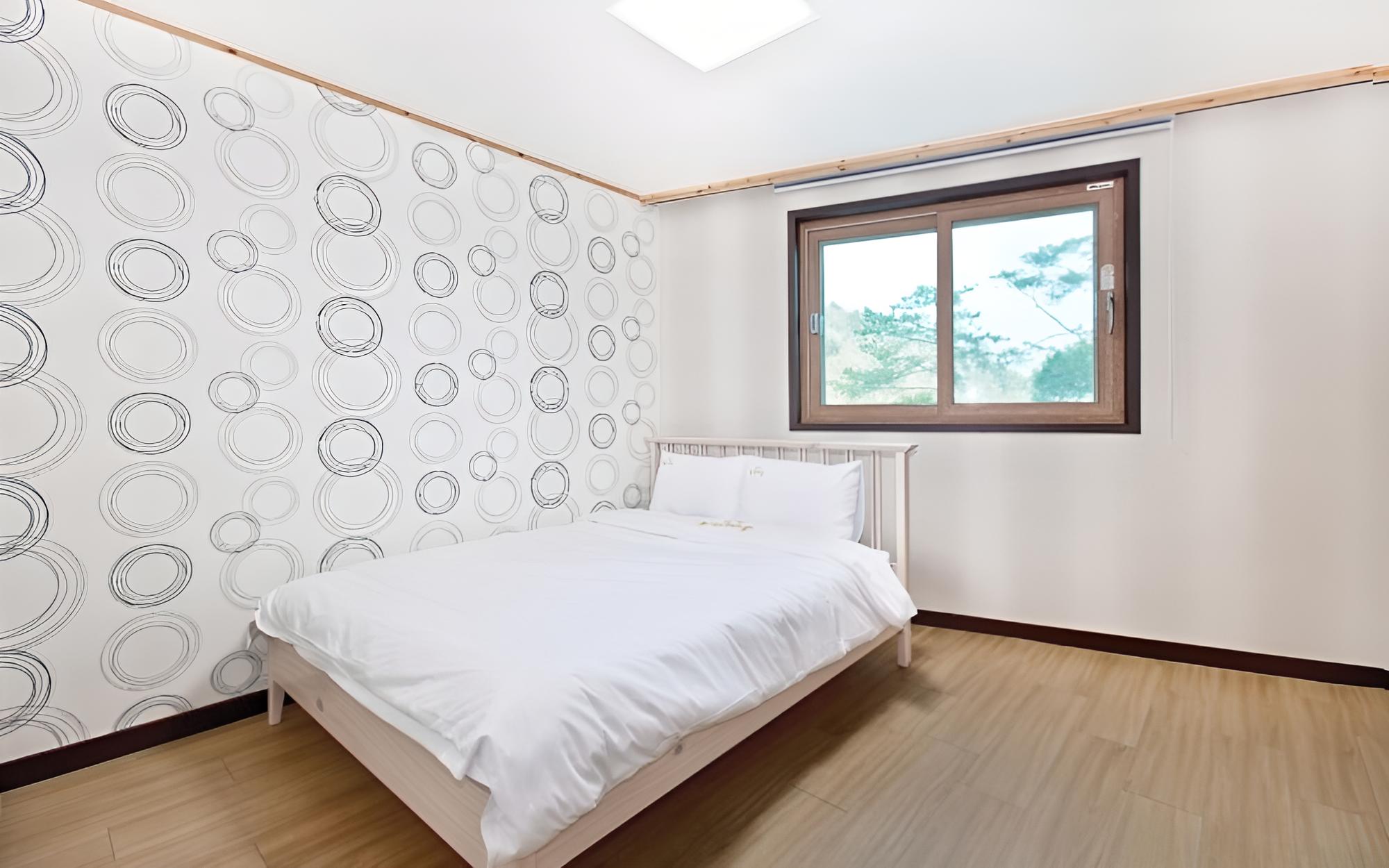 Room (Room 105) photo 1