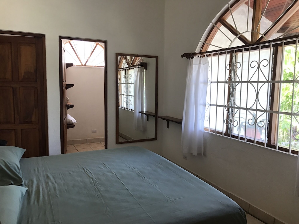 Standard Apartment, 1 King Bed photo 2