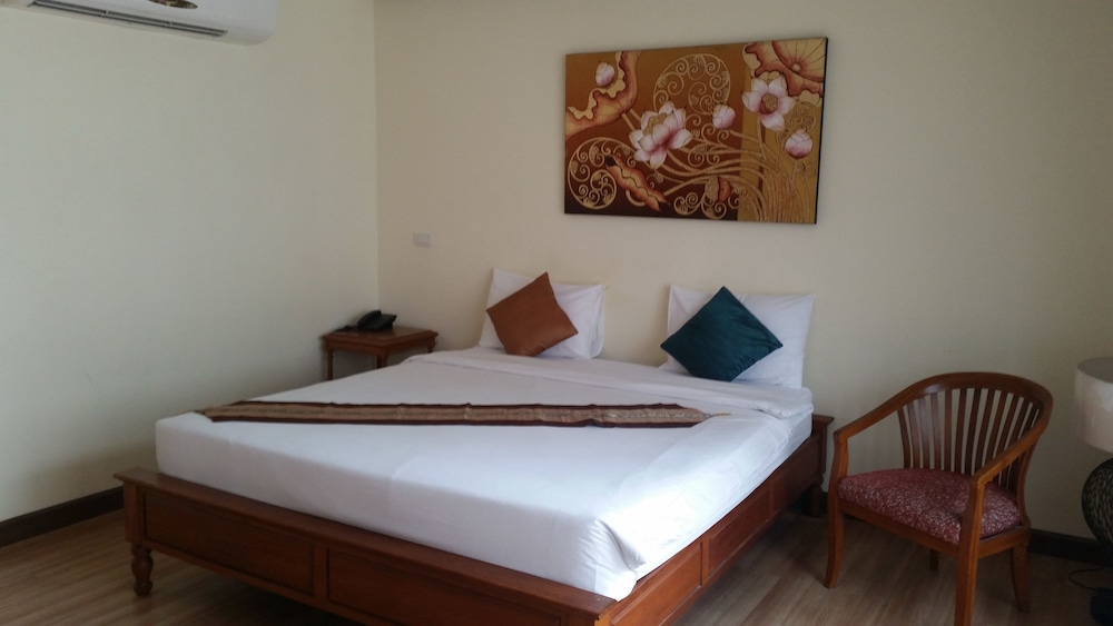 Grand Room, 1 King Bed photo 2