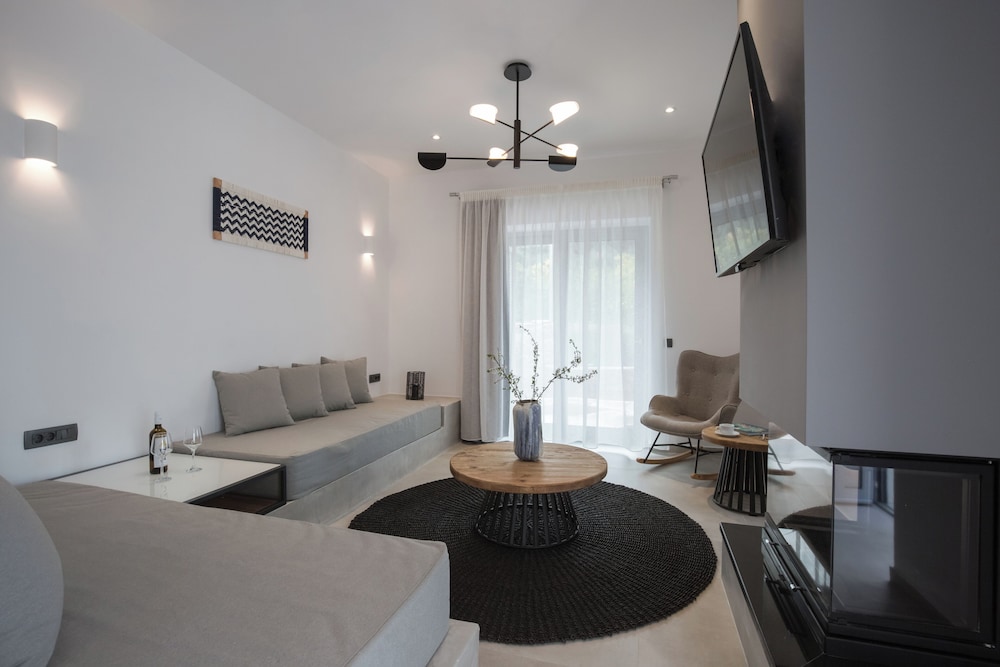 Thalassa Suite photo 1