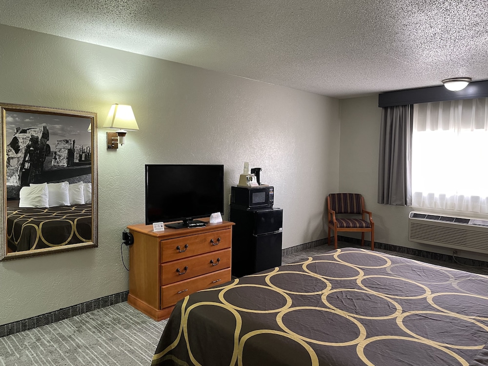 Room, 1 King Bed, Non Smoking photo 2