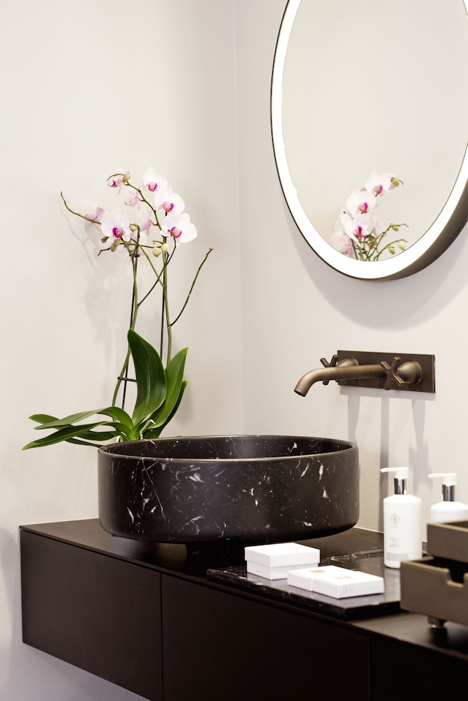 Luxury Suite photo 2