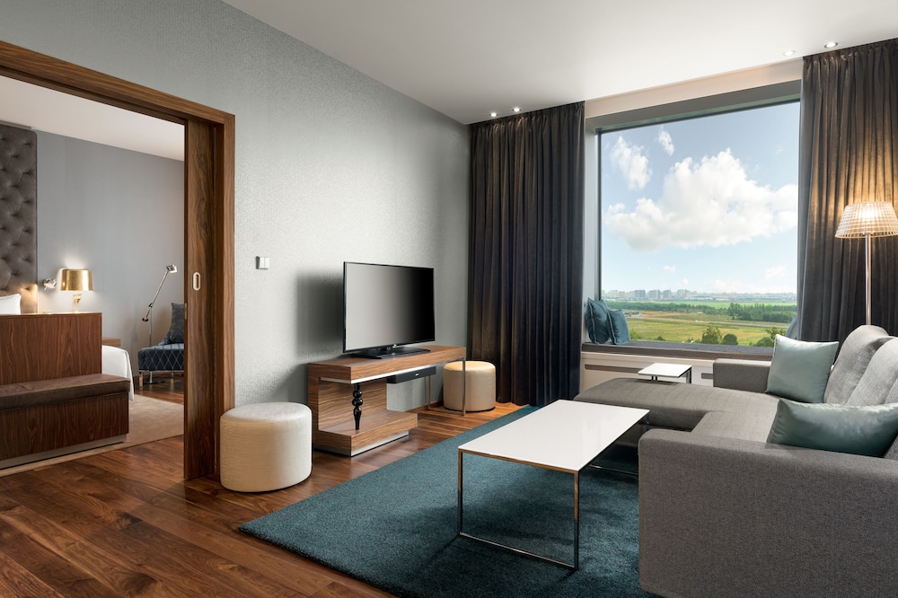 Suite, 1 Bedroom photo 2