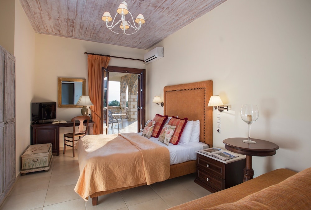 Classic Double or Twin Room, Mountain View photo 2