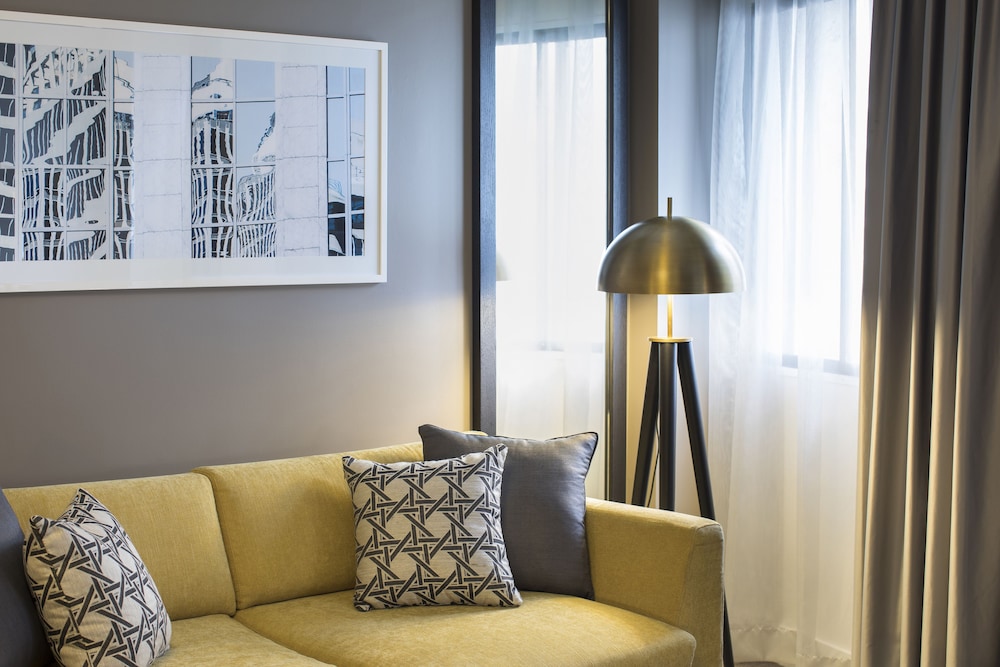 Guest Room Queen