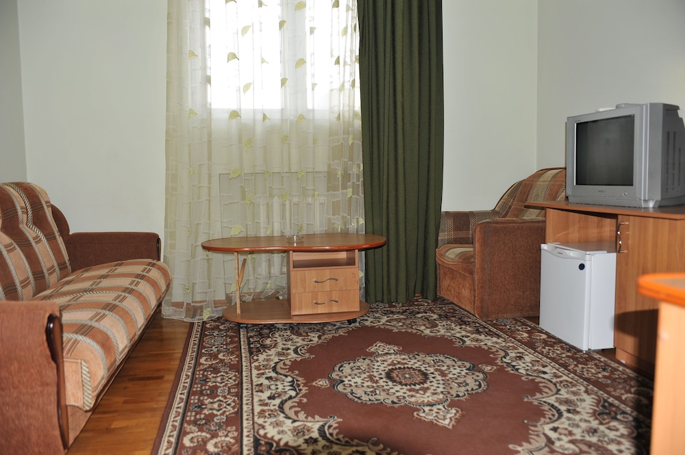 Family Room photo 1