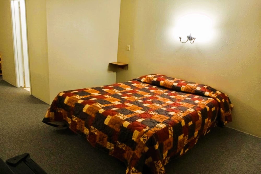 Deluxe Room, 1 Queen Bed, Kitchenette photo 1
