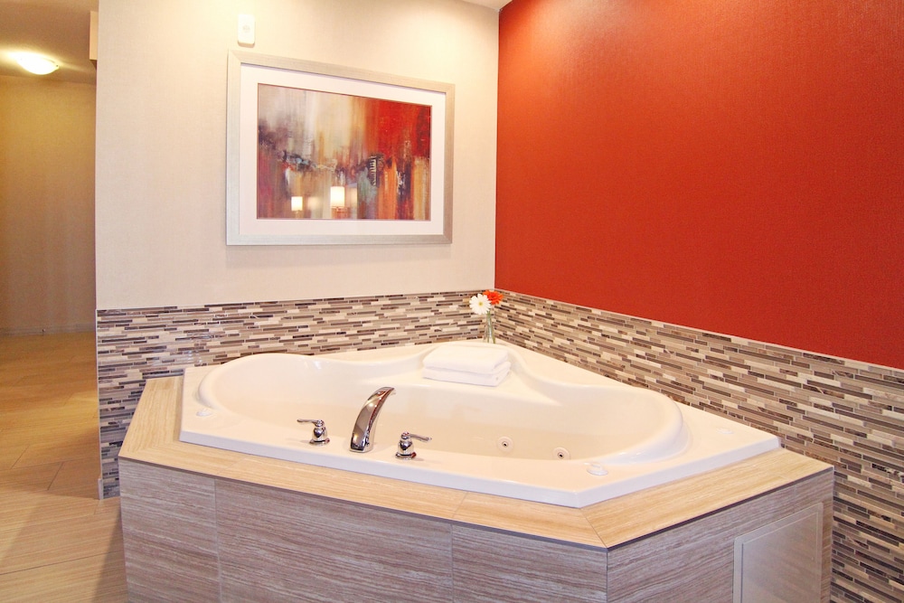 Suite, 1 King Bed