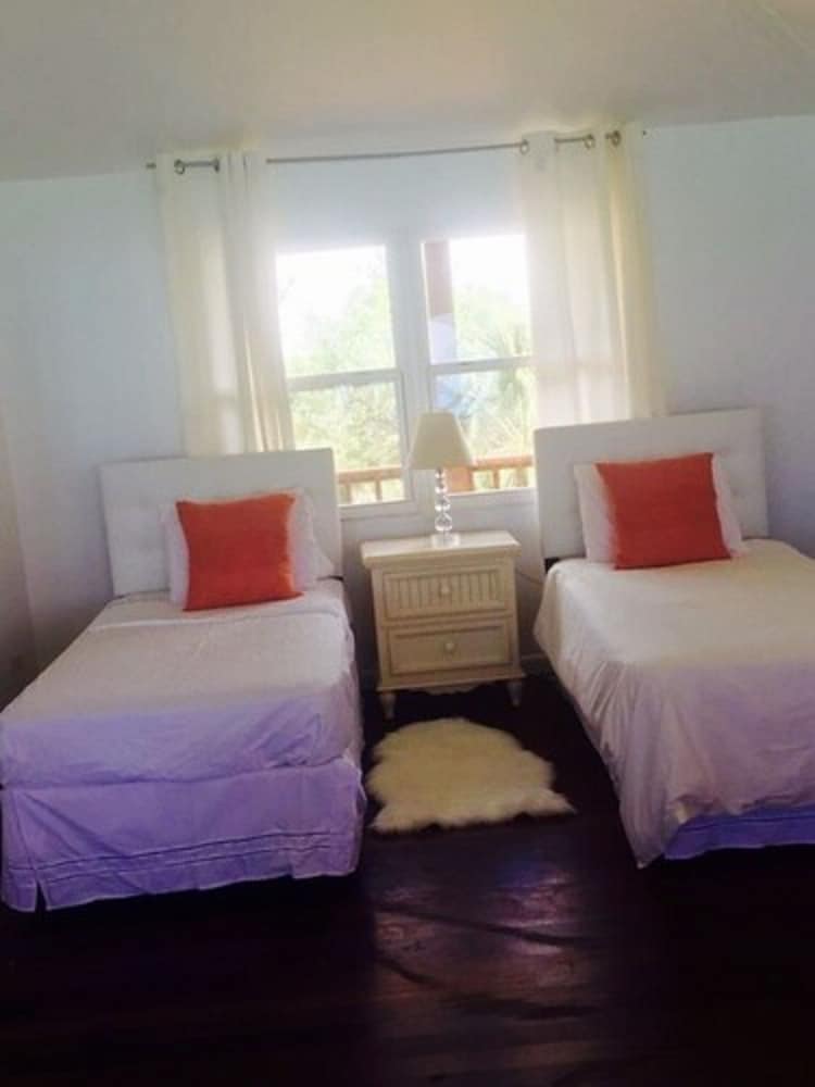 Standard Double or Twin Room, Non Smoking, Ocean View photo 2
