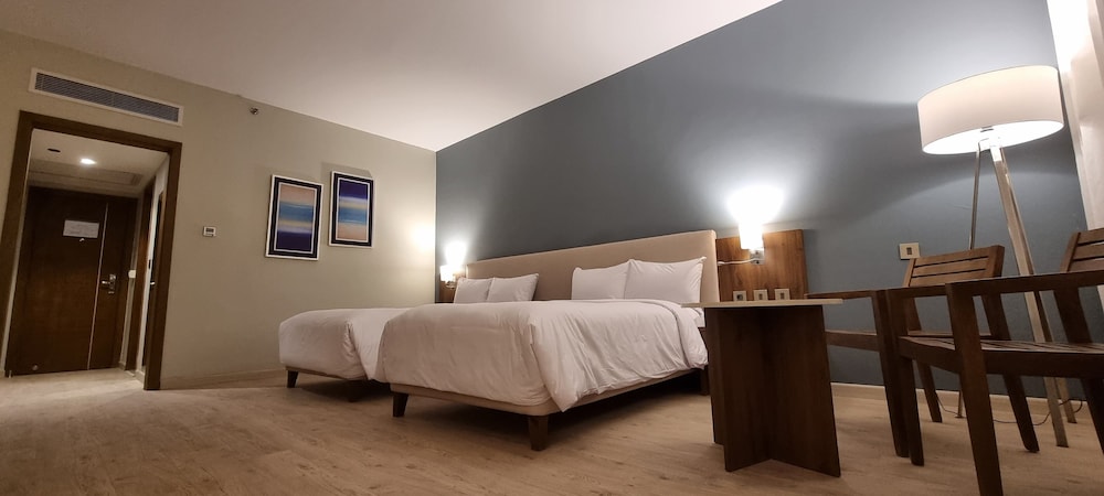 Deluxe Twin Room City View