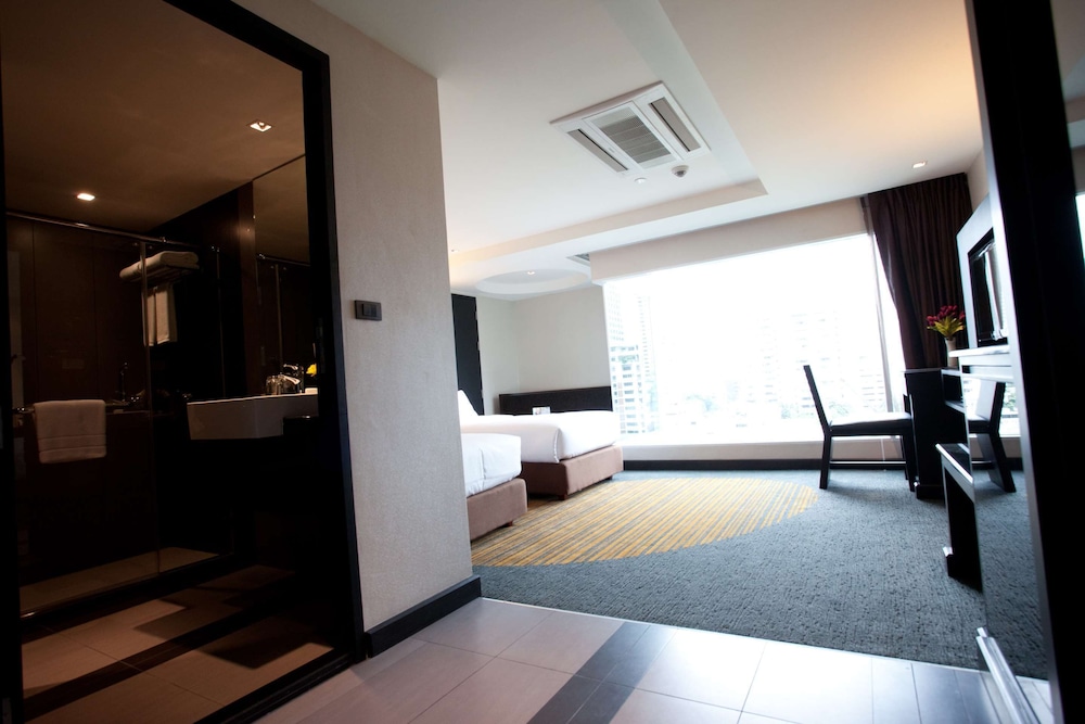 Deluxe Room, 2 Twin Beds, City View, photo 6