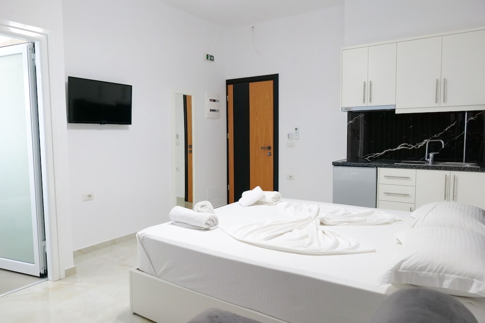 Double Room, Kitchen