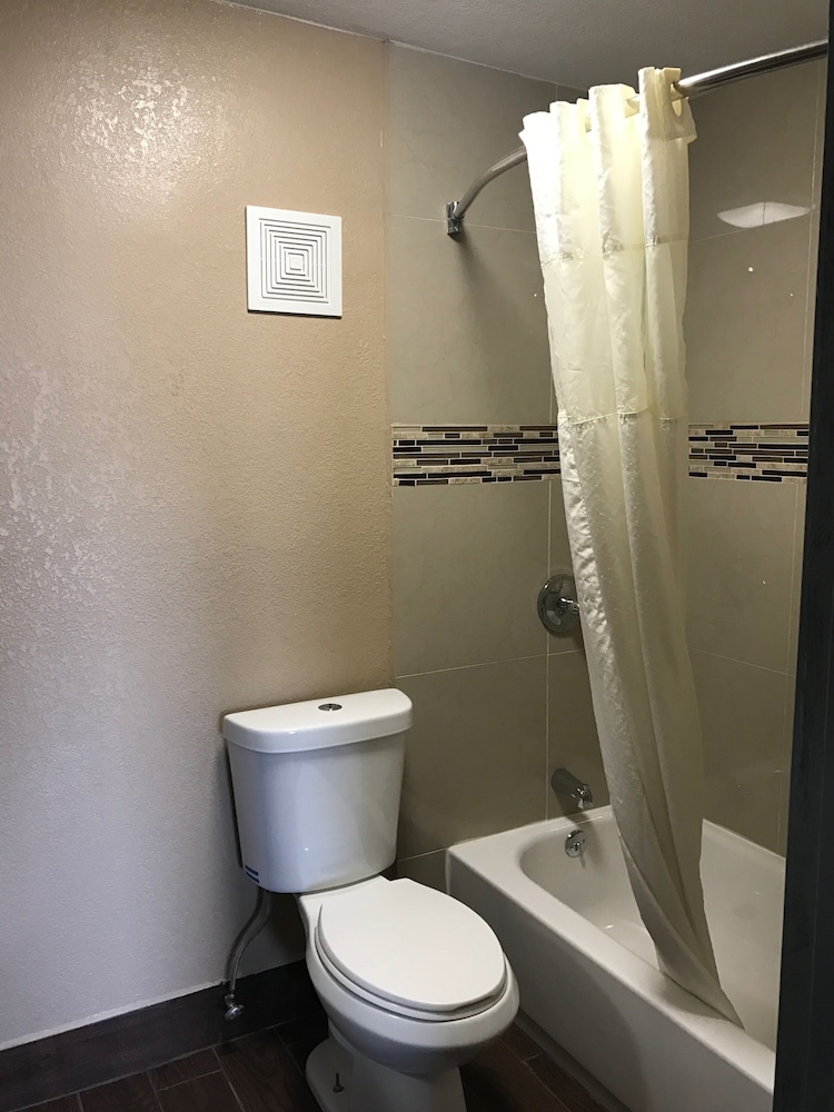 Basic Double Room photo 2