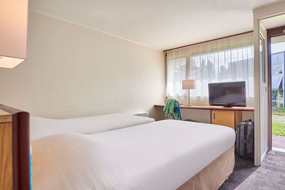Standard Room, 2 Twin Beds - Photo 2