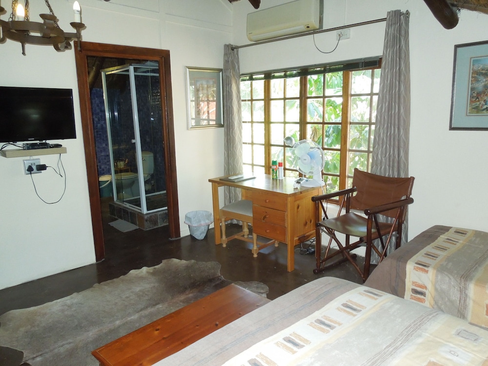 Family Room, 1 Bedroom photo 3