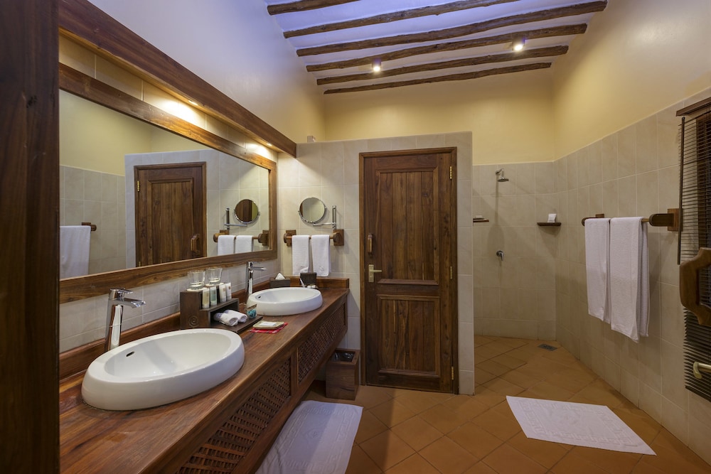 Suite - Photo 5