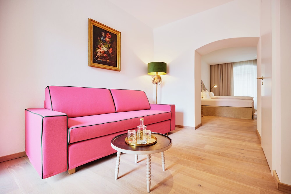 Junior Suite, Courtyard View photo 3