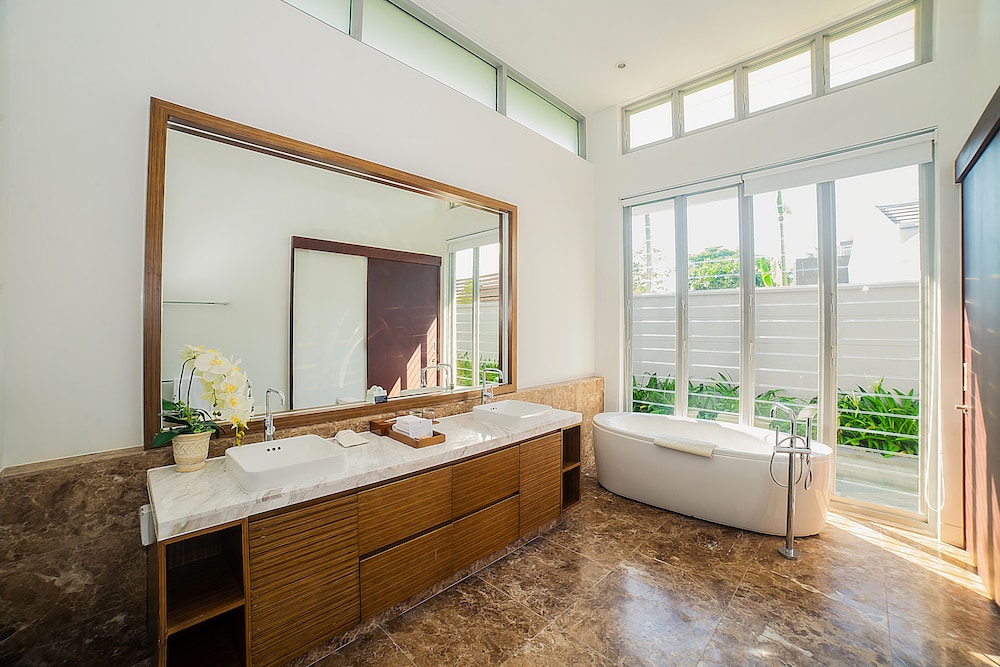 5 Bedrooms Luxury Villa with Sea view free daily minibar and one time BBQ set menu - Photo 12
