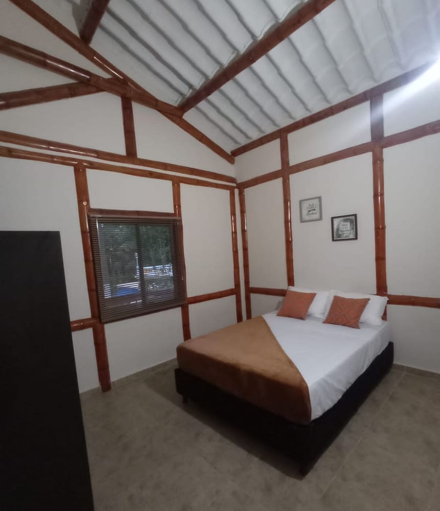 Basic Villa photo 3