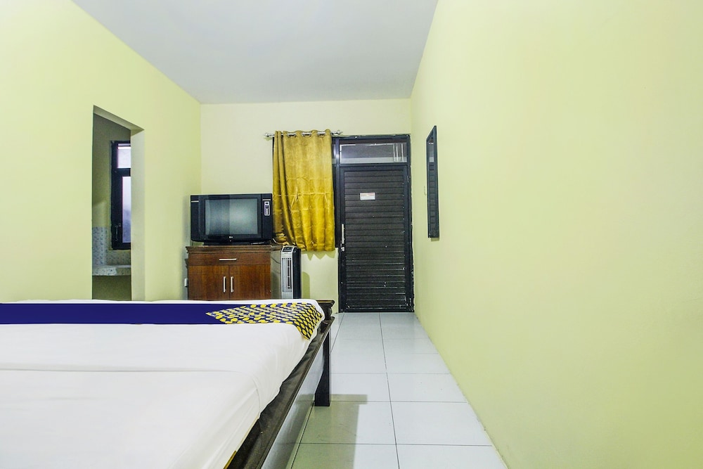 Economy Double Room photo 3