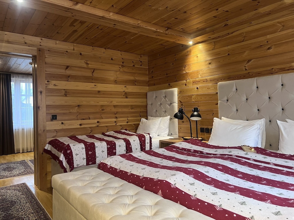 Deluxe Suite - Photo 8