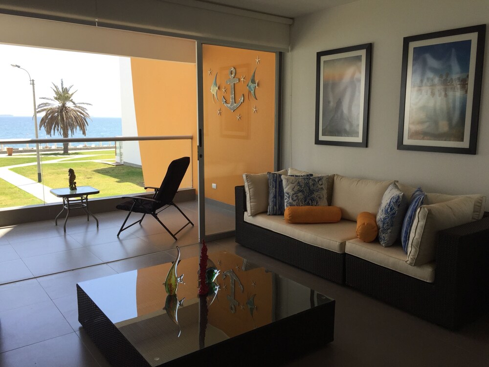 Apartment, 3 Bedrooms, Beach View photo 2