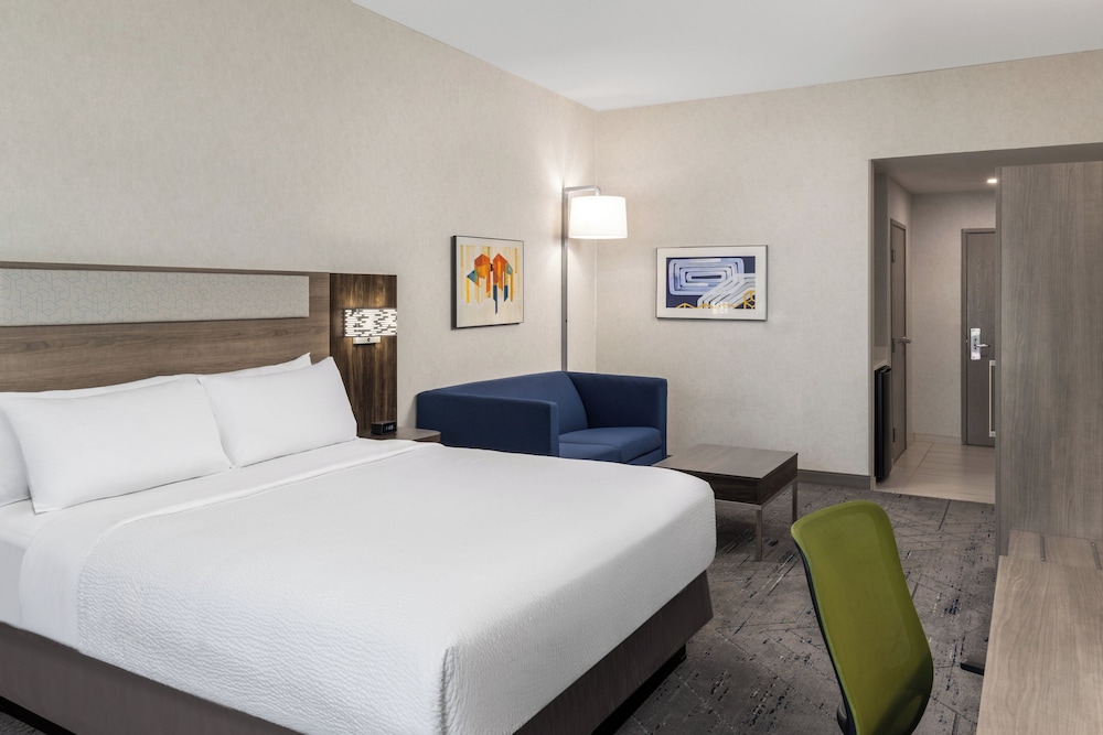 Suite, 1 King Bed (Additional Living Area) - Photo 4