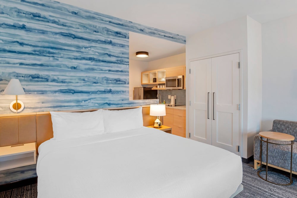 Classic Studio Suite, 1 King Bed with Sofa bed, Kitchenette - Photo 2