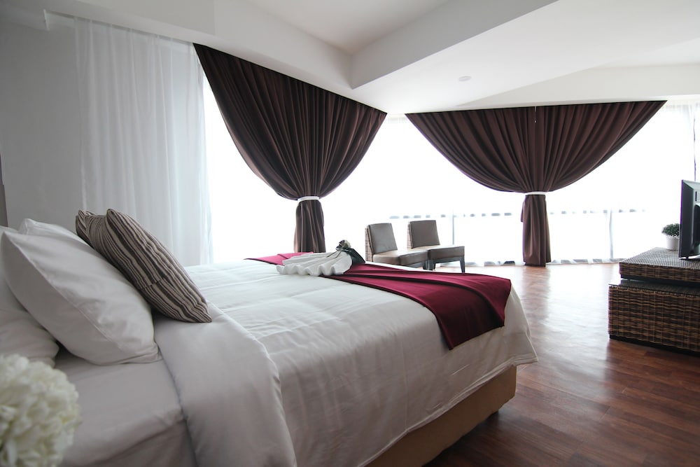 Executive Deluxe Suite - Photo 7