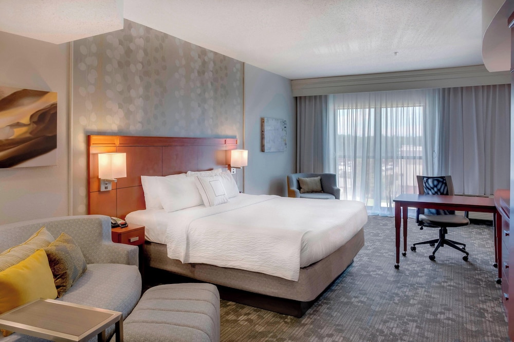 Junior Suite, 1 Bedroom - Photo 1