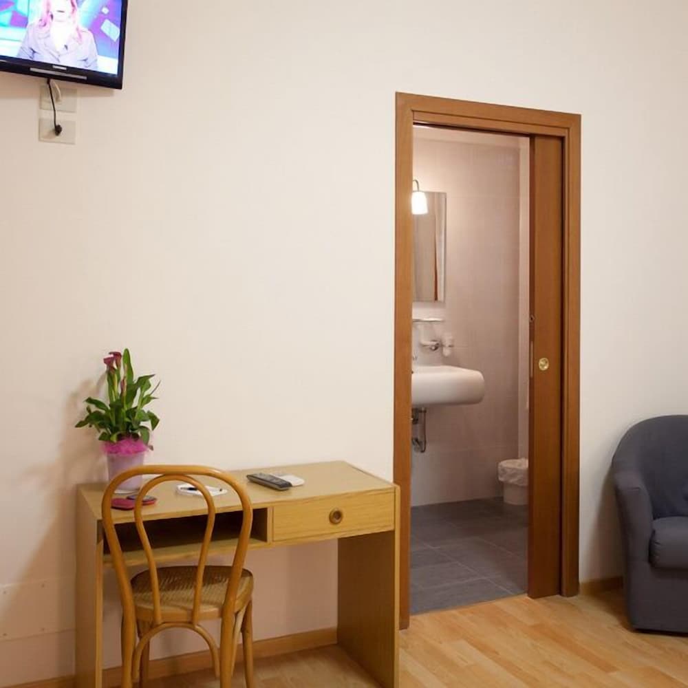 Standard Single Room photo 2