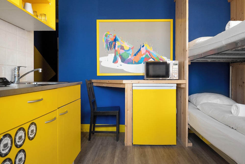 Economy Room