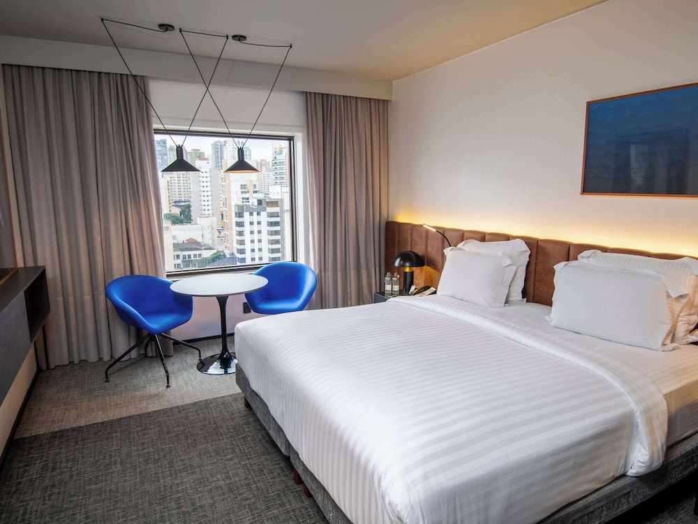 Deluxe Room, 1 Queen Bed, City View (Premium)
