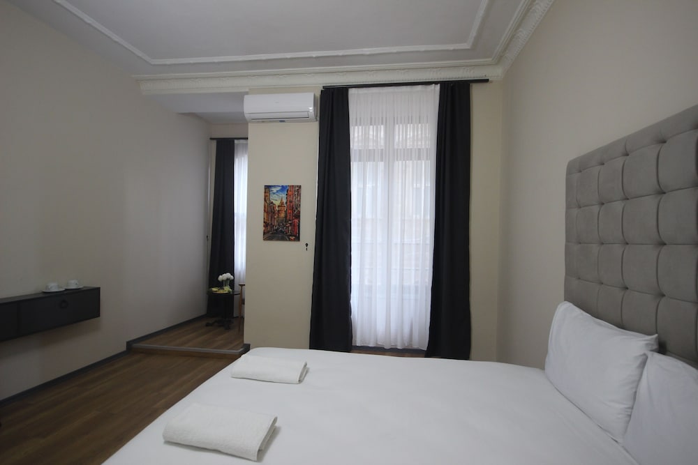 Standard Double Room, City View photo 1