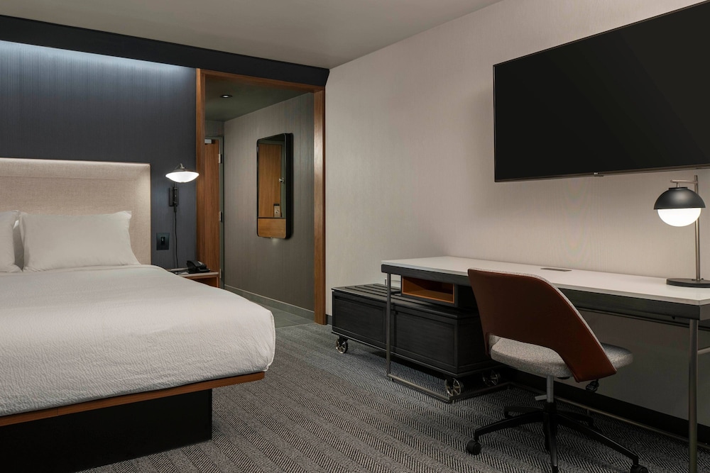 Room, 1 King Bed - Photo 2