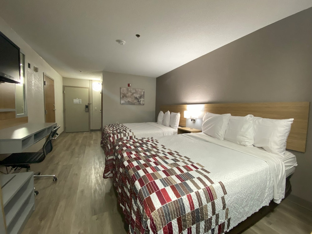 Deluxe Room, 2 Queen Beds, Non Smoking - Photo 2