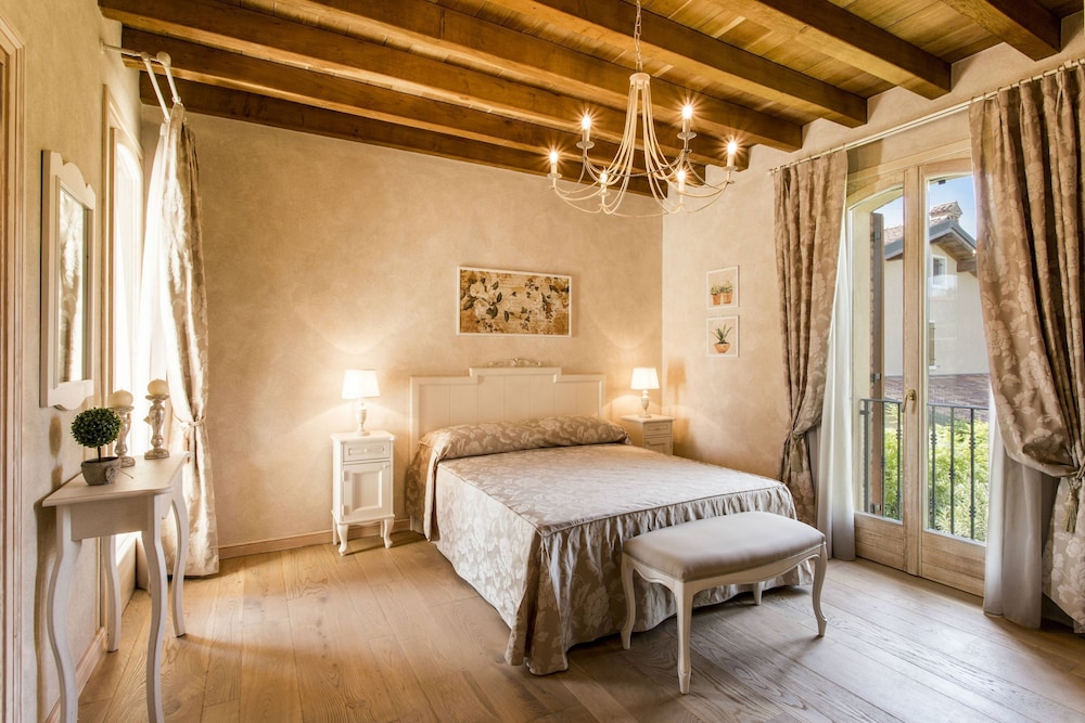 Suite, 2 Bedrooms, Hill View