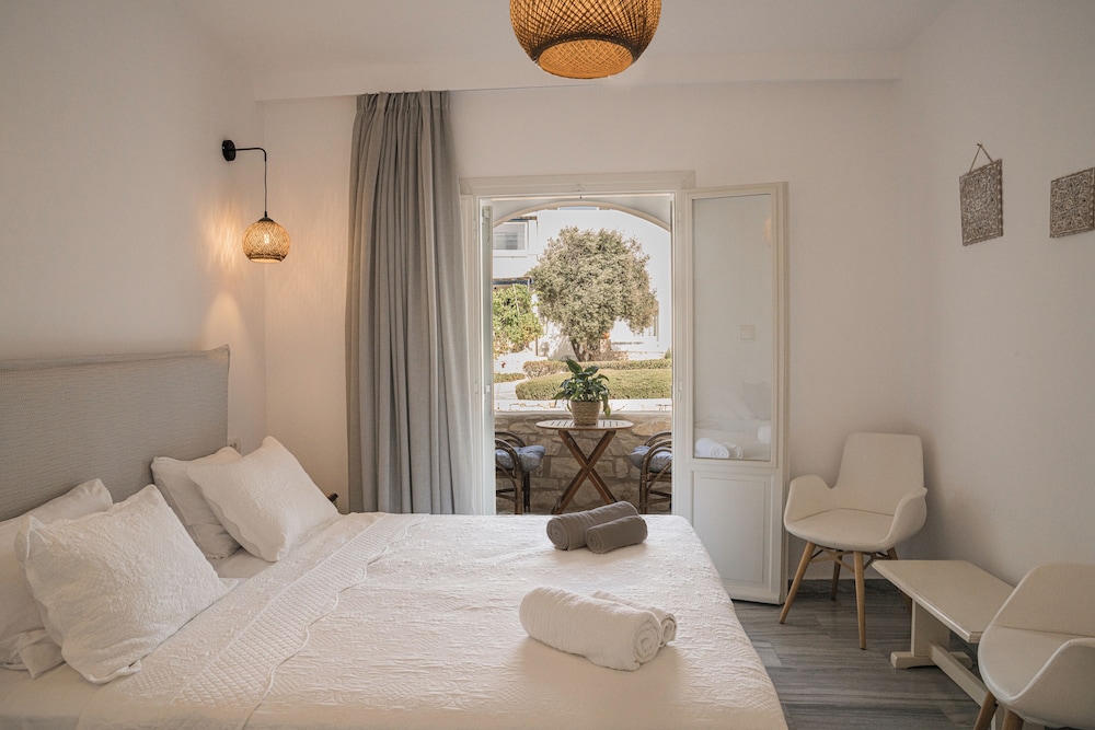 Standard Double or Twin Room, Garden View