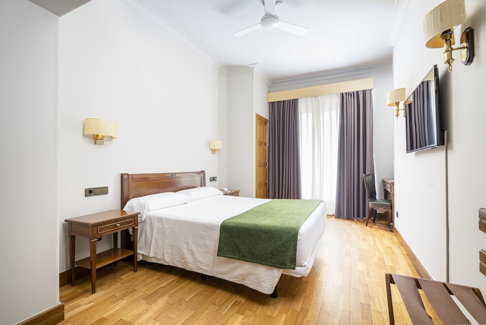Standard Single Room, 1 Double or 2 Twin Beds photo 2