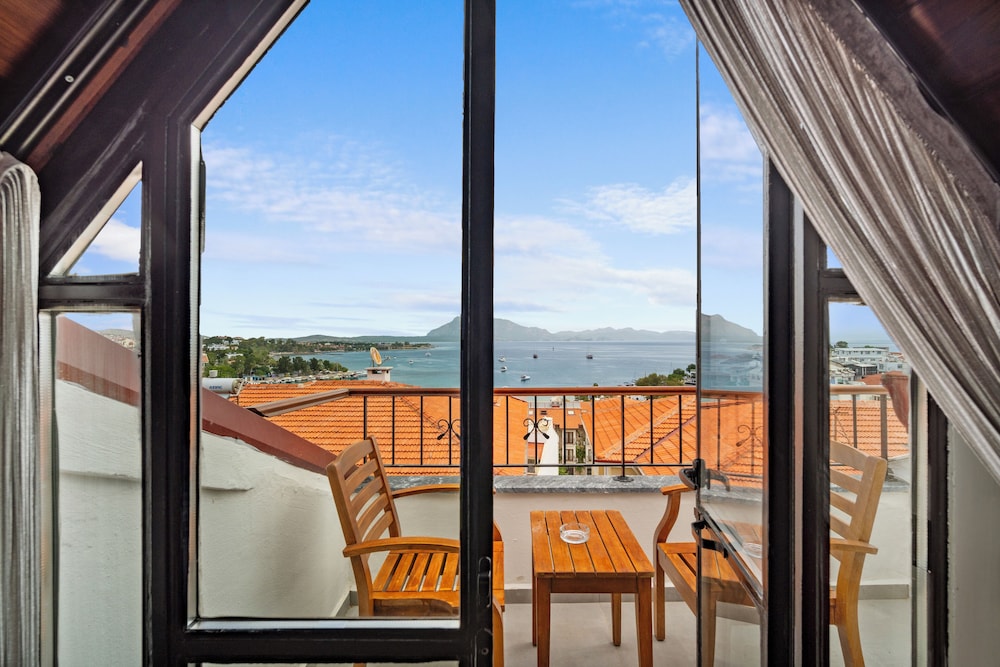 Executive Penthouse, Balcony photo 3