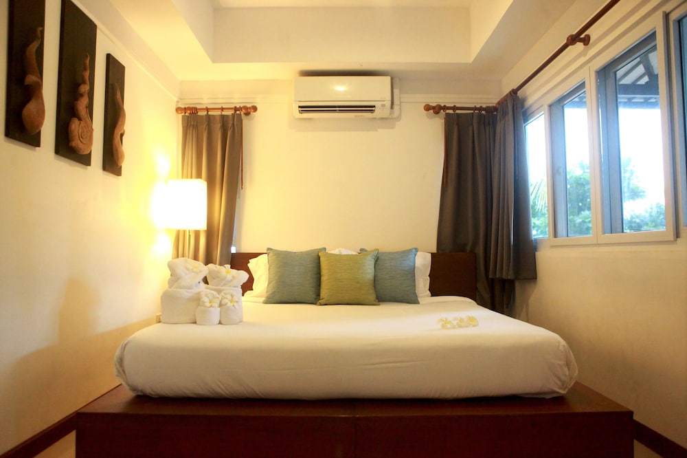 1 Bedroom Beach Front Villa photo 1
