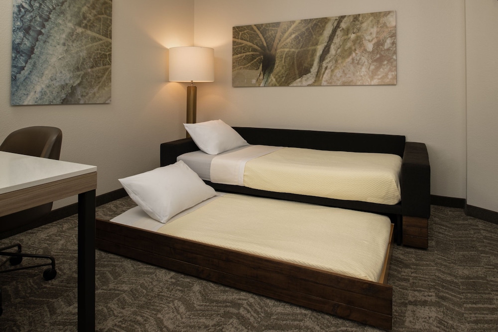 Suite, Multiple Beds - Photo 5