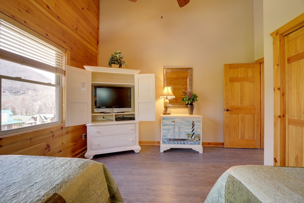 House (4 Bedrooms) photo 2