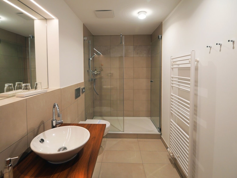 Double or Twin Room - Photo 7