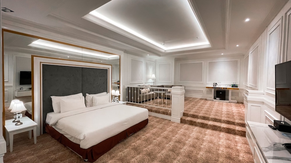 Royal Suite photo 1