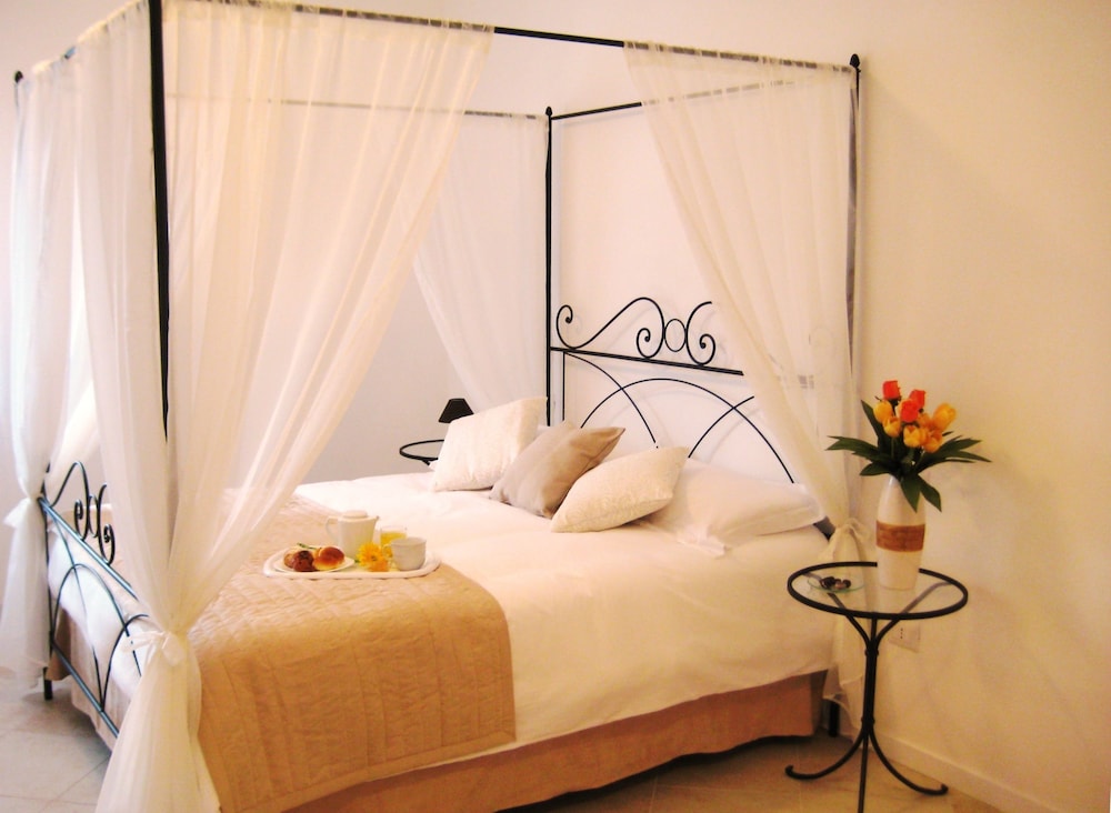 Deluxe Double or Twin Room, Garden View photo 1