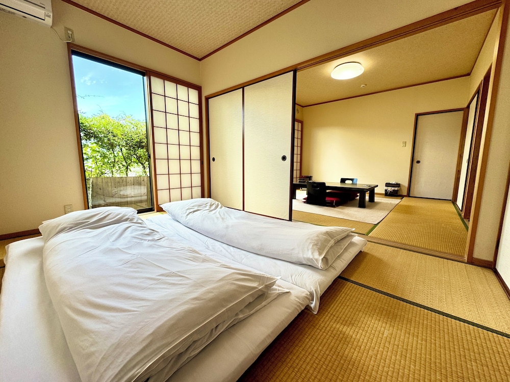 Basic Twin Room, Garden View