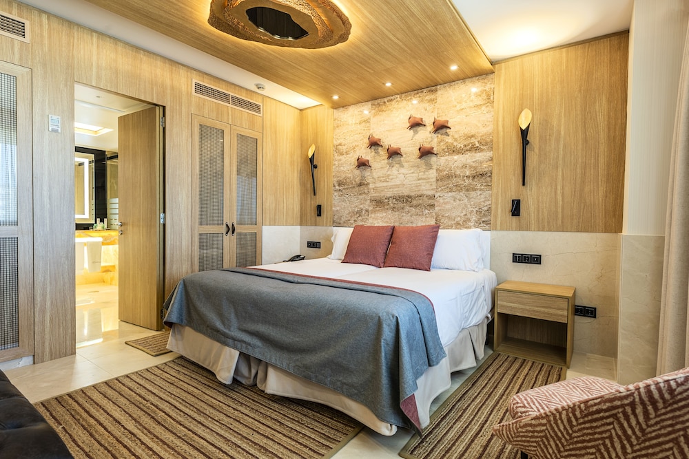 Royal Suite photo 2