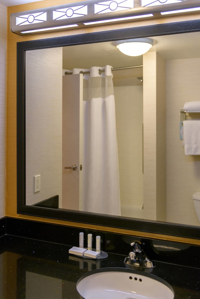 Studio, 2 Double Beds (Mobility/Hearing Accessible, Tub) - Photo 7