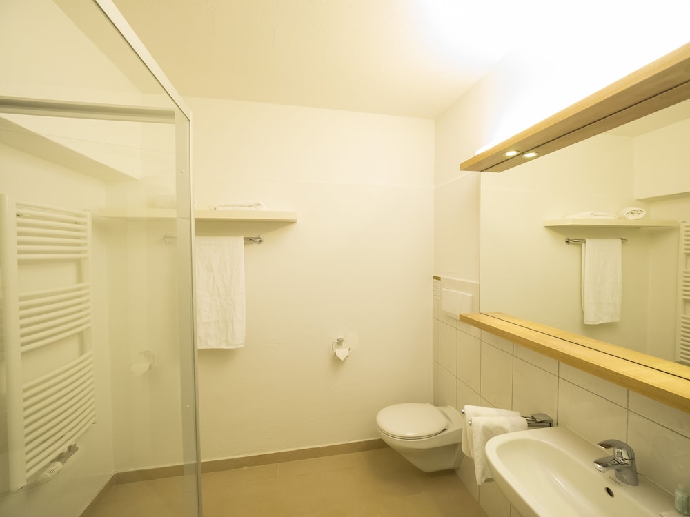 Classic Double Room, 1 Bedroom, Balcony, Mountain View photo 2